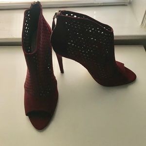 Perforated Open-toe Burgundy Booties